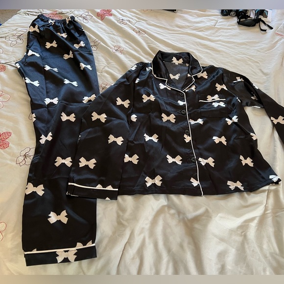 Pajama Set - Picture 1 of 4